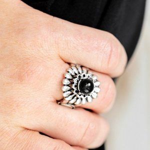 Poppy Pep Black Ring